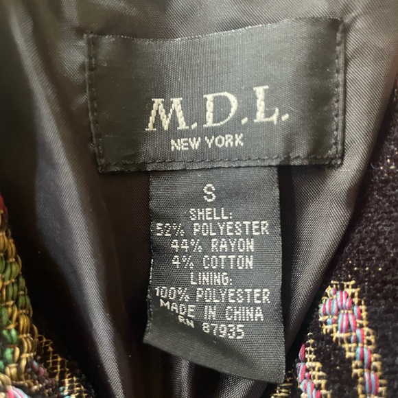 M.D.L. New York Polyester, Rayon and Cotton Jacket with zipper in front. - Picture 2 of 3